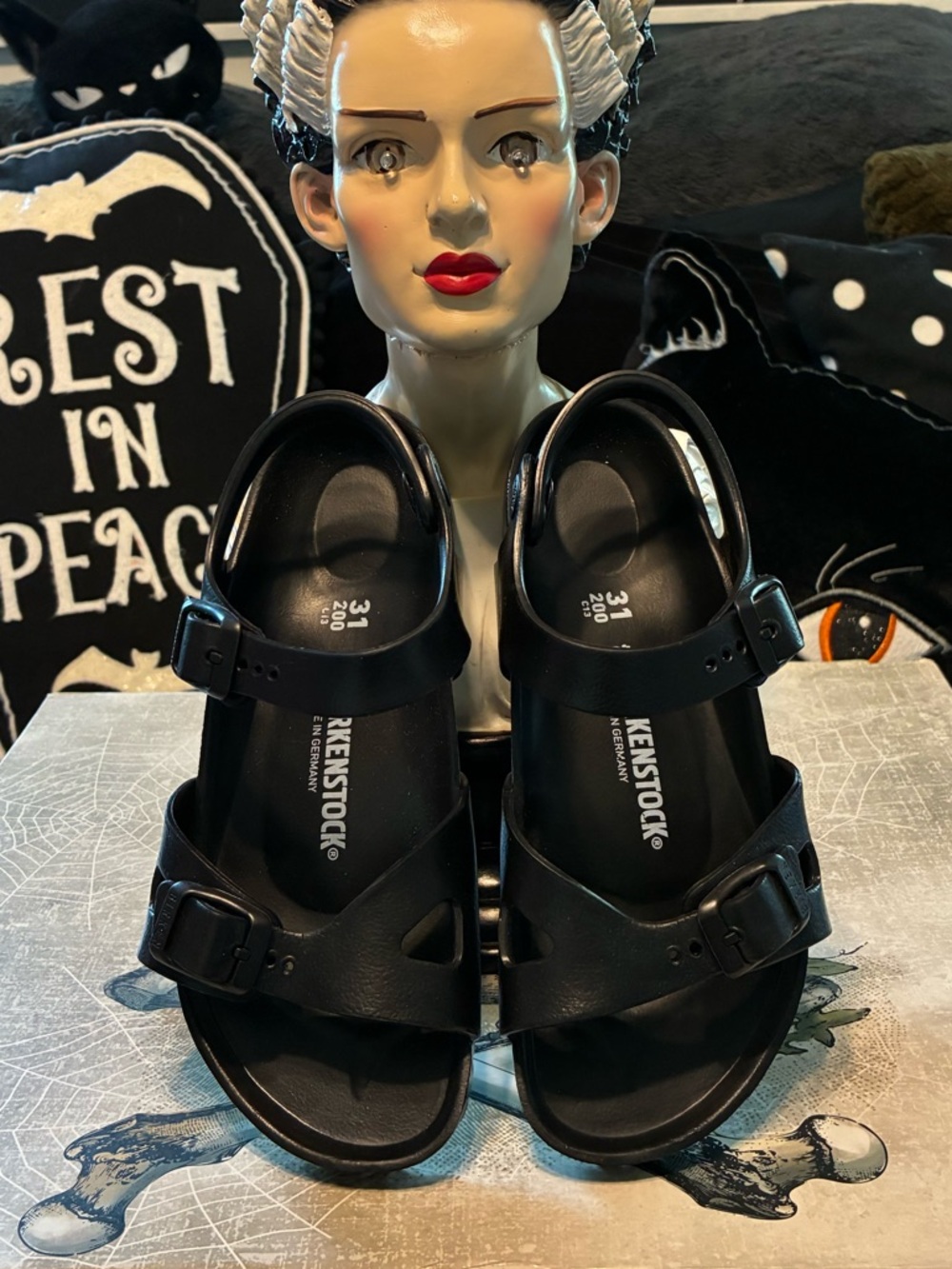 Birkenstock Kids Black Classic EVA Two-Buckle Sandals (Kids) Size 31=13-13.5
